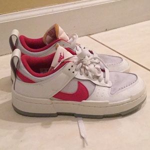 white p, red, grey gum, nike dunk low disrupt size women’s 8.5